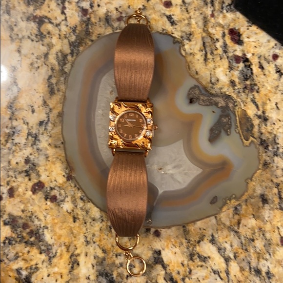 Charles Latour pink w leather band watch NIB - Picture 16 of 16